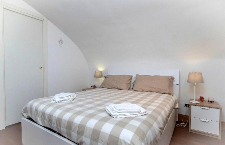 Santi Apostoli House Leilighet Napoli Eksteriør bilde